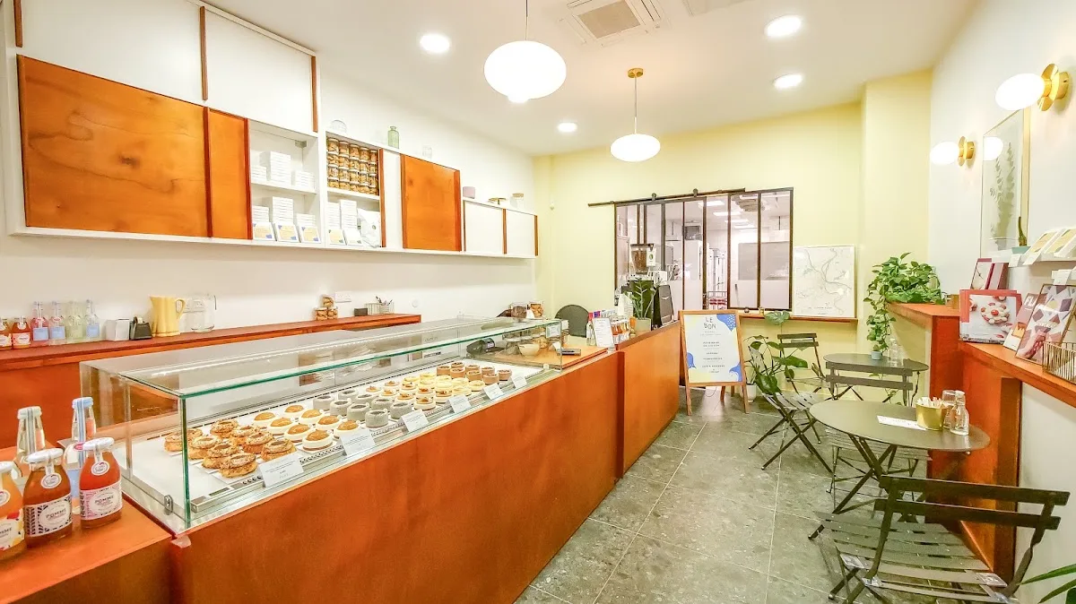 Le Pazari Coffee Shop & Vin