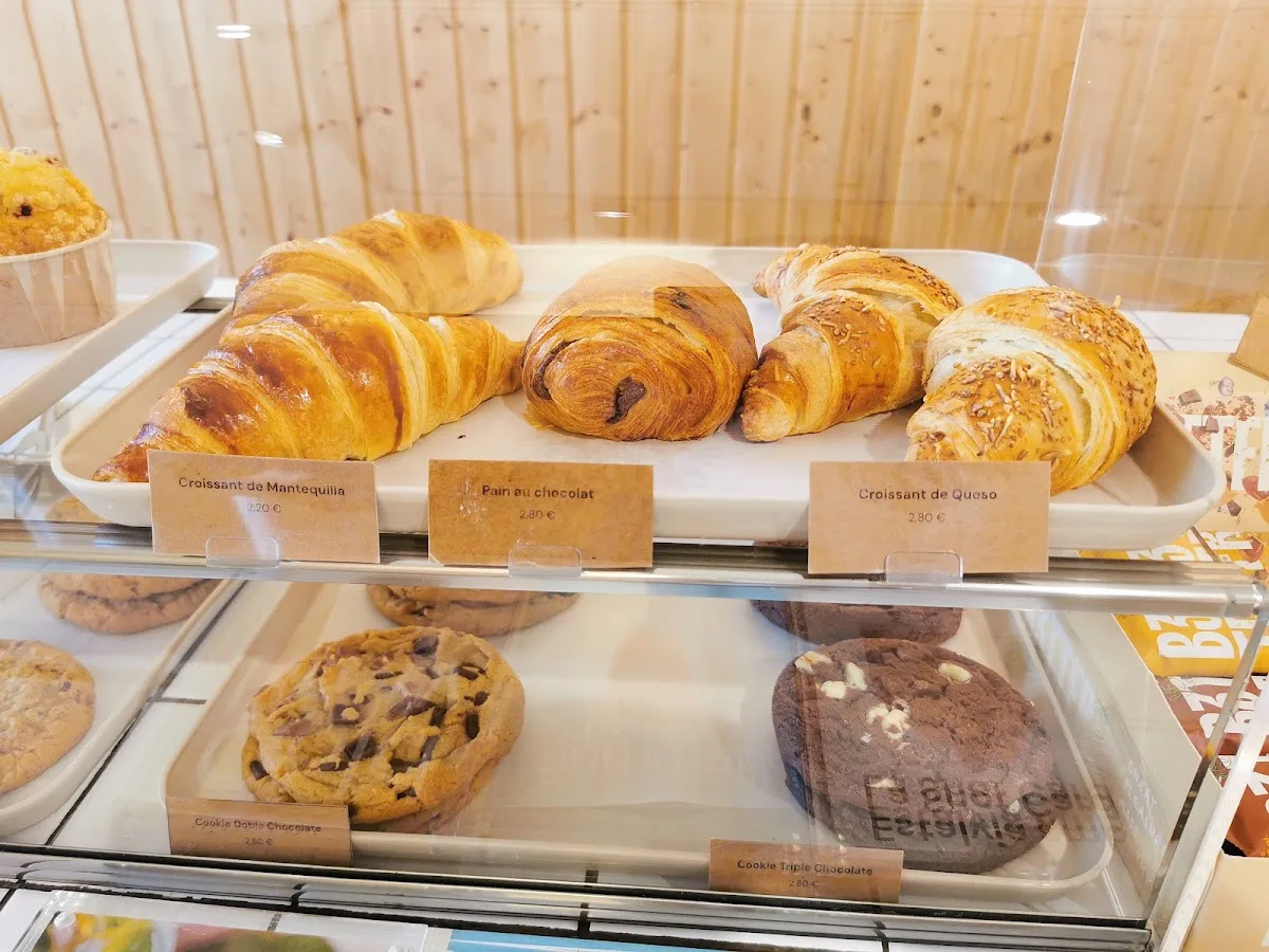 Syra Coffee - Sants