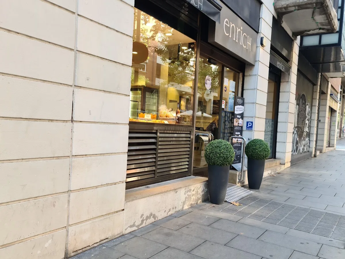 Enrich – Fleca i cafeteria