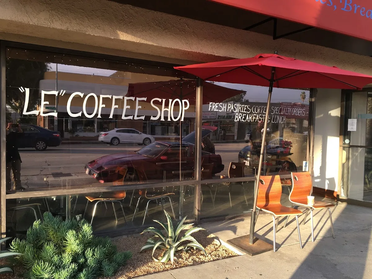 Le Frenchie Cafe