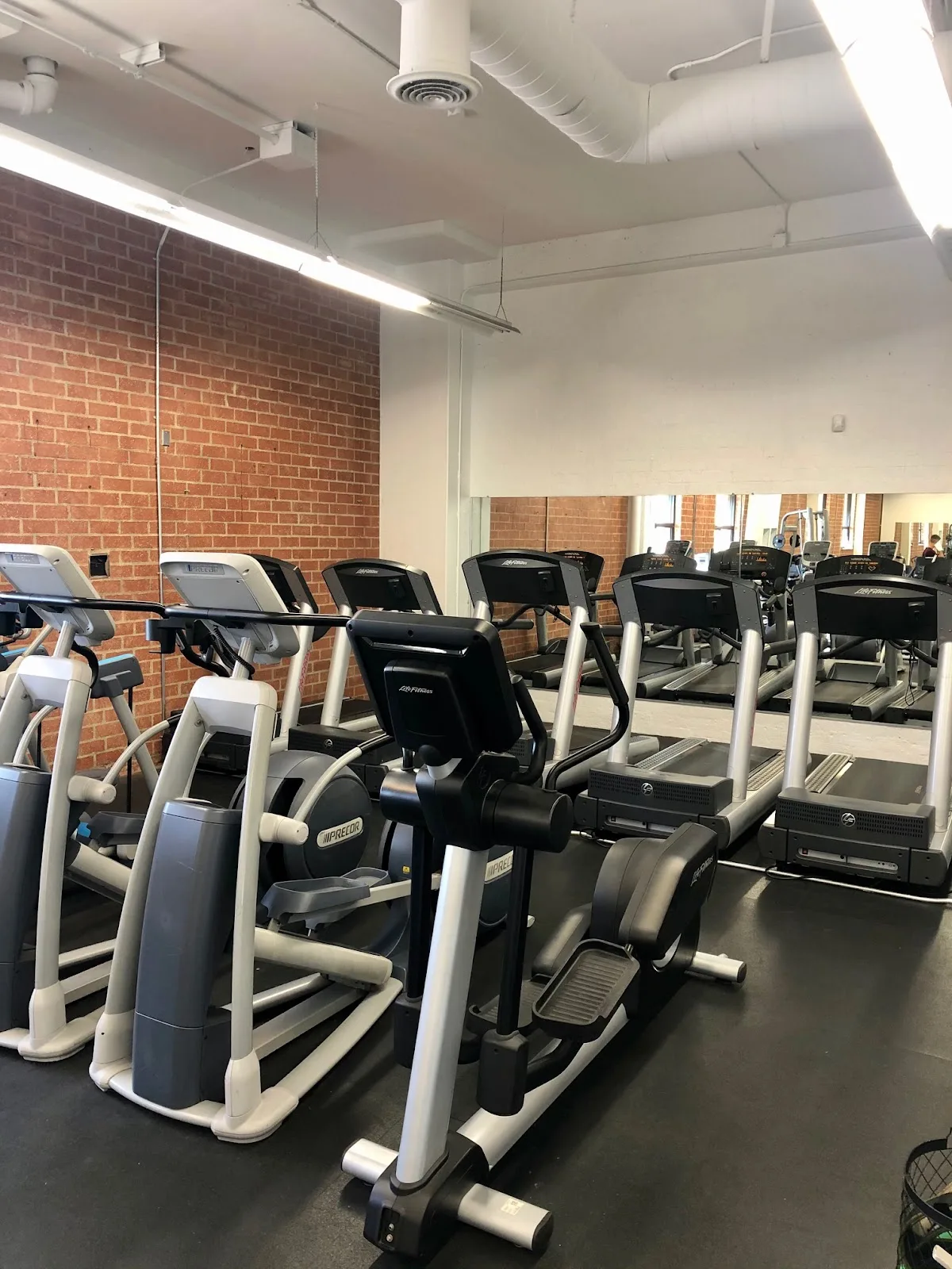 Easton Gym Co. El Segundo