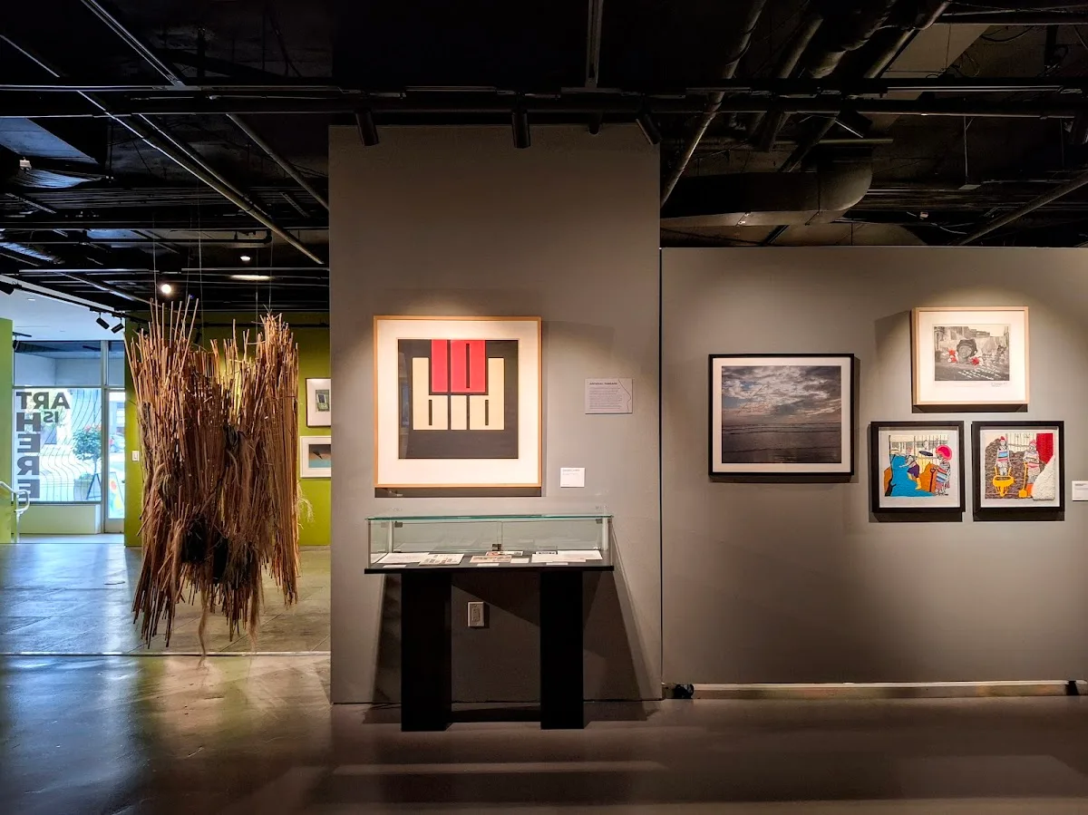 IDB ArtLAC Gallery