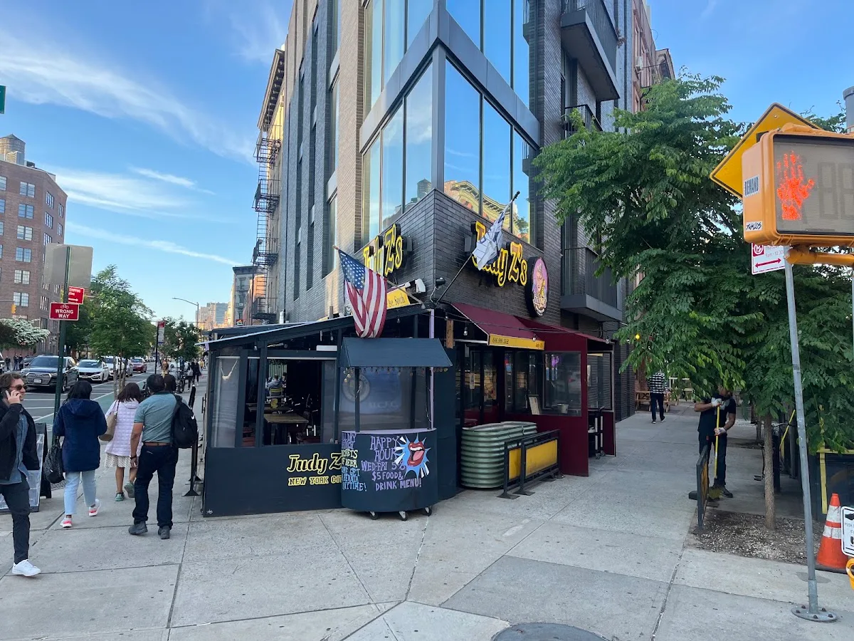 Judy Z's Sports Tavern & Kitchen