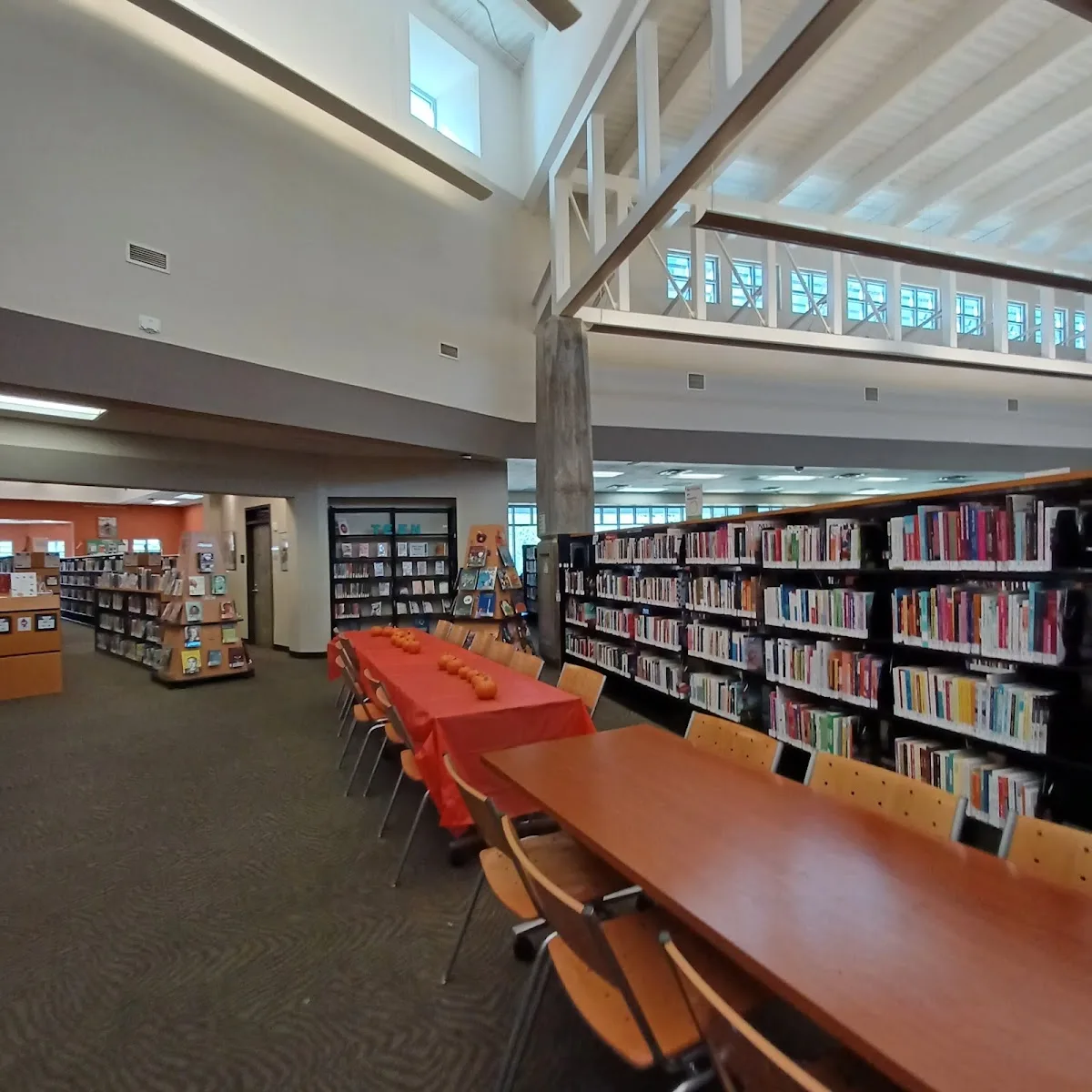 Ruiz Branch, Austin Public Library