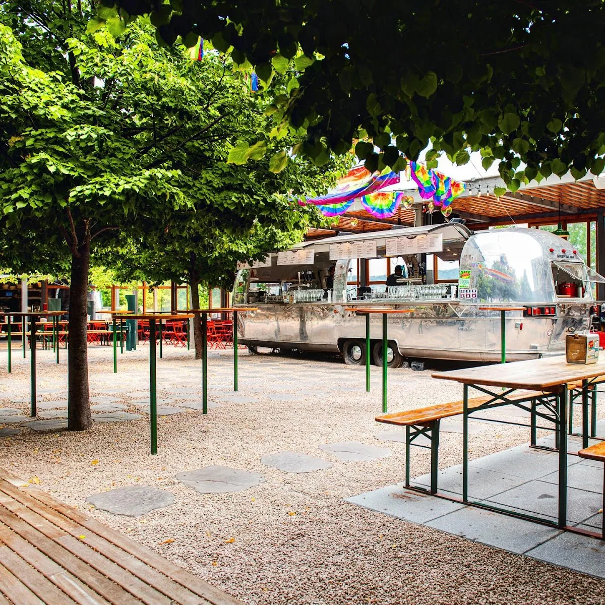 Dacha Beer Garden (Navy Yard)
