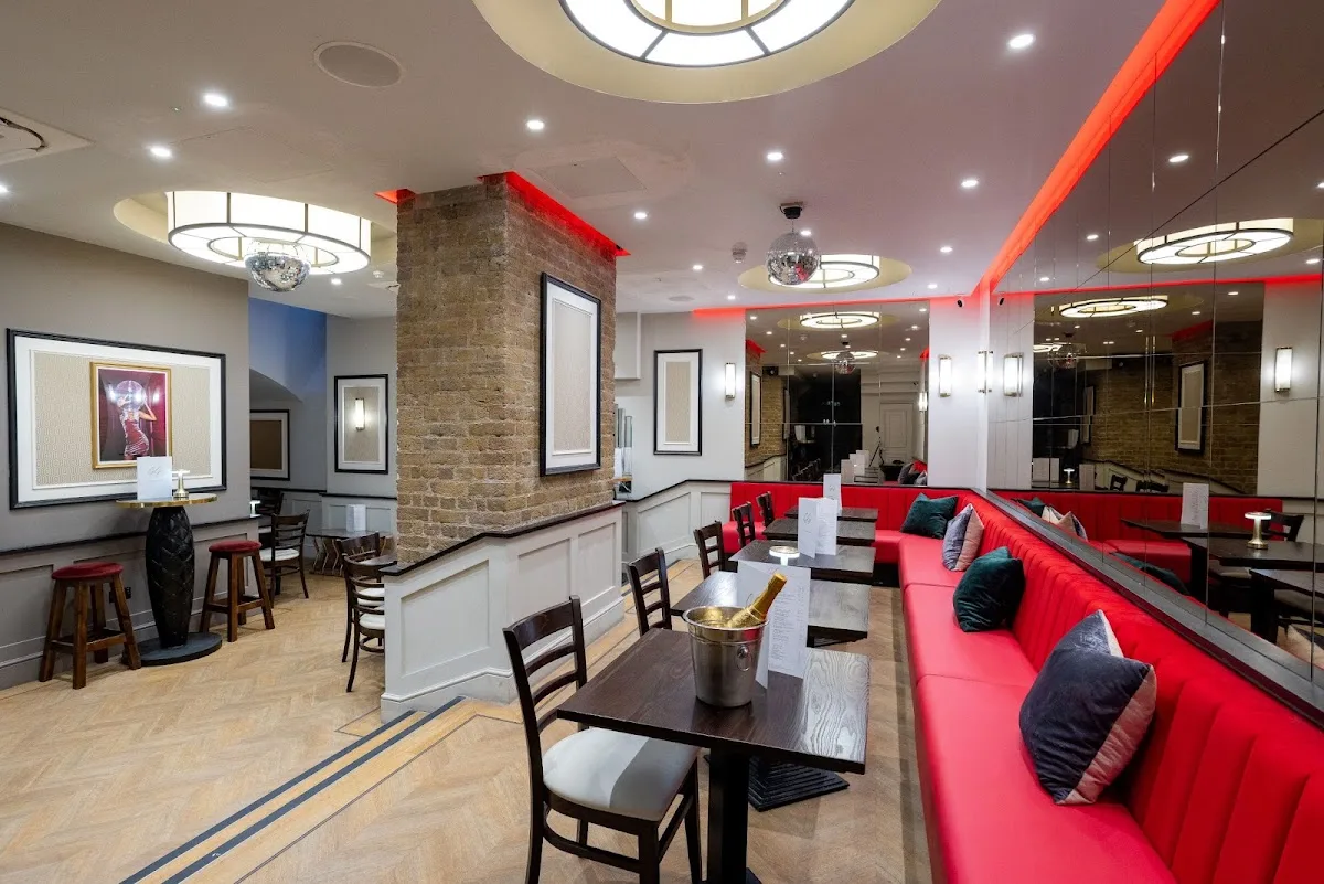 Gigi's Bar Restaurant