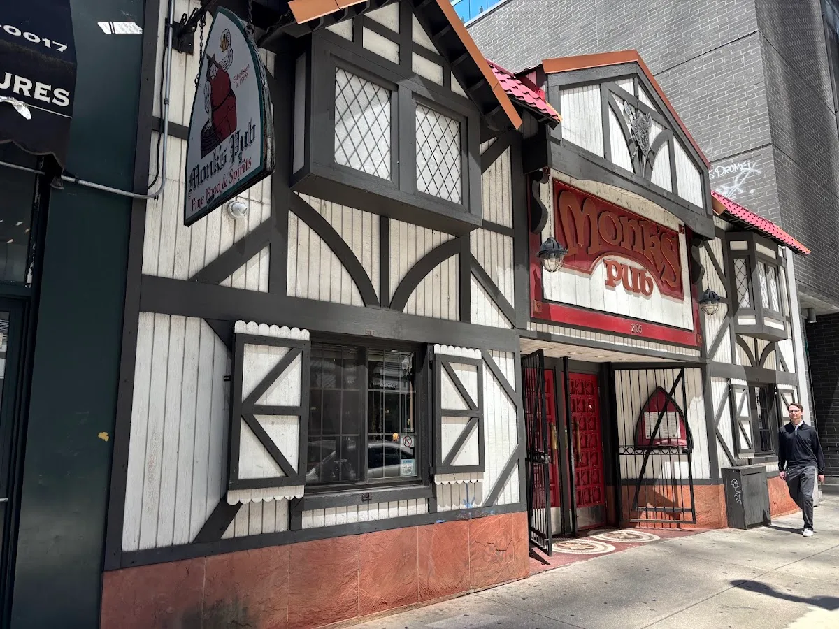 Monk's Pub