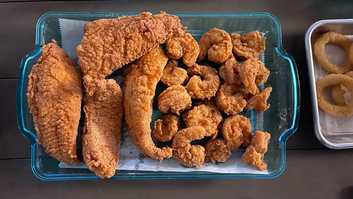 Yacht 57 Fish -Wings- burgers