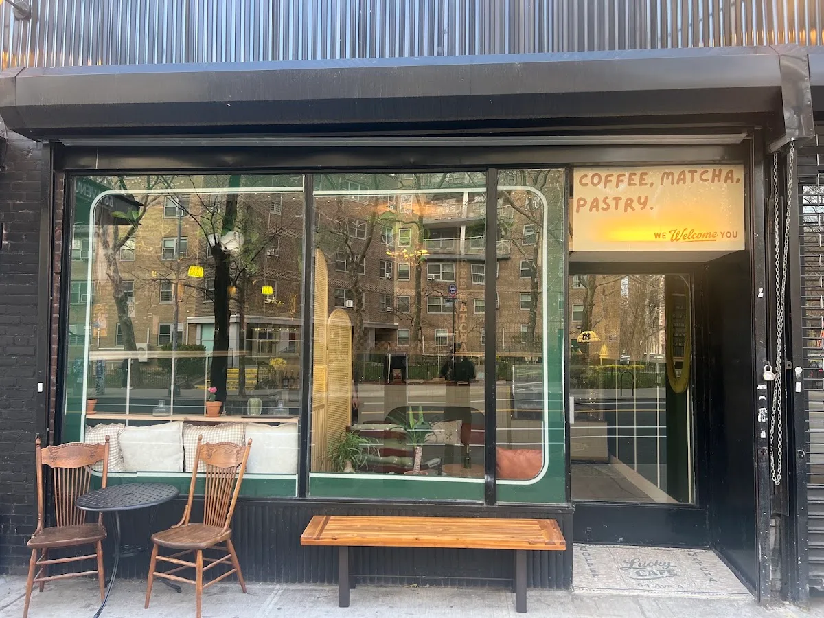 Lucky Cafe