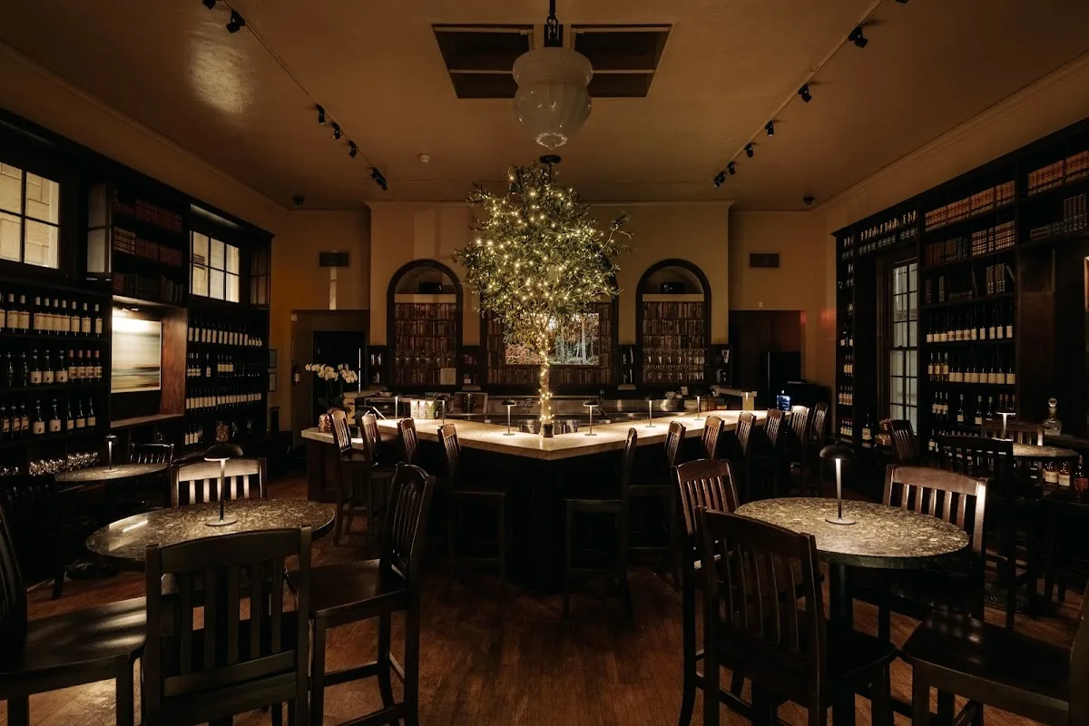 V Wine Room and Pizza