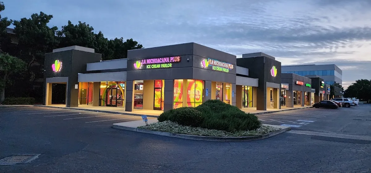 La michoacana Plus & Coffee Crepes & Bakery