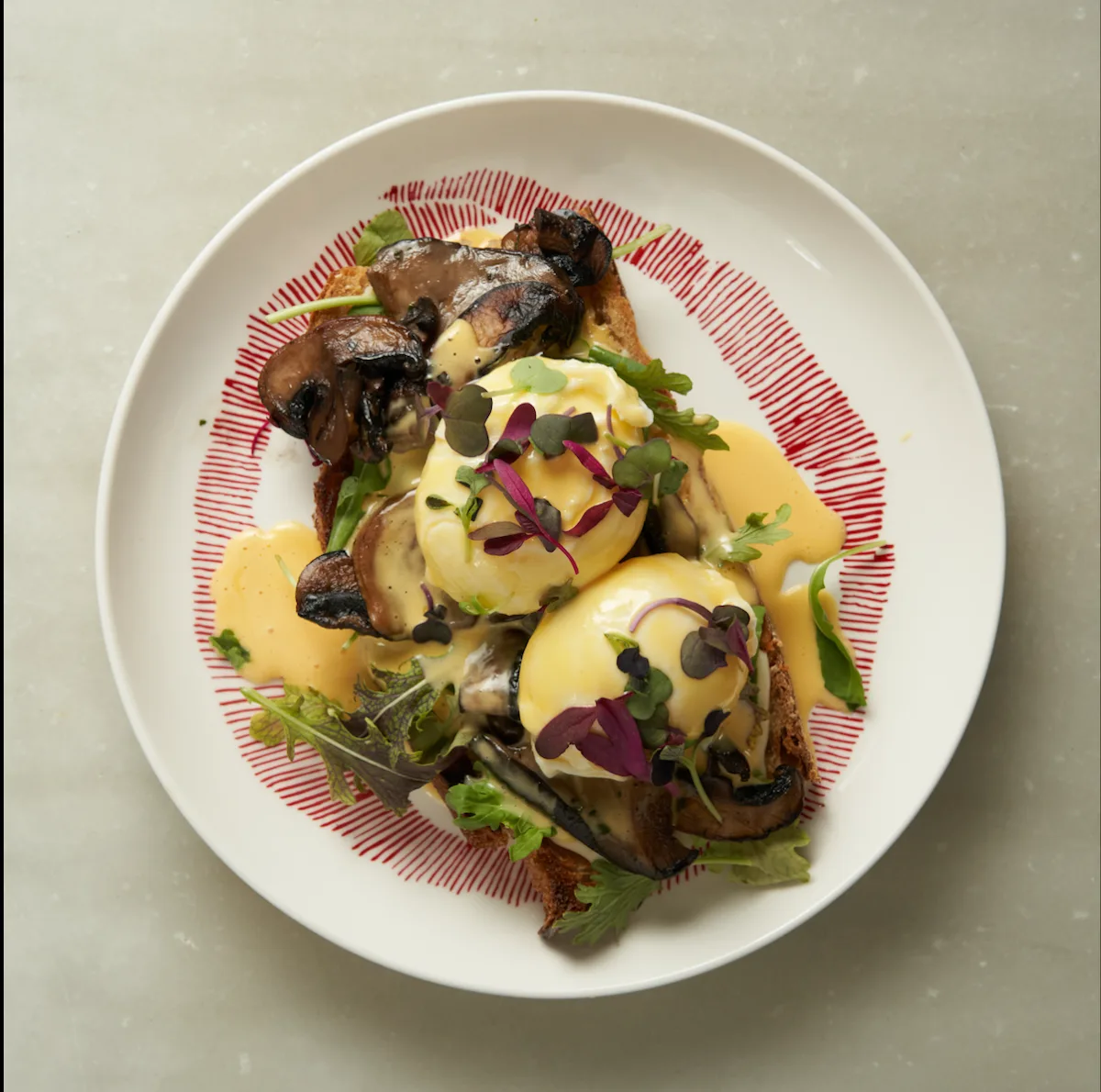 Salut Bistro