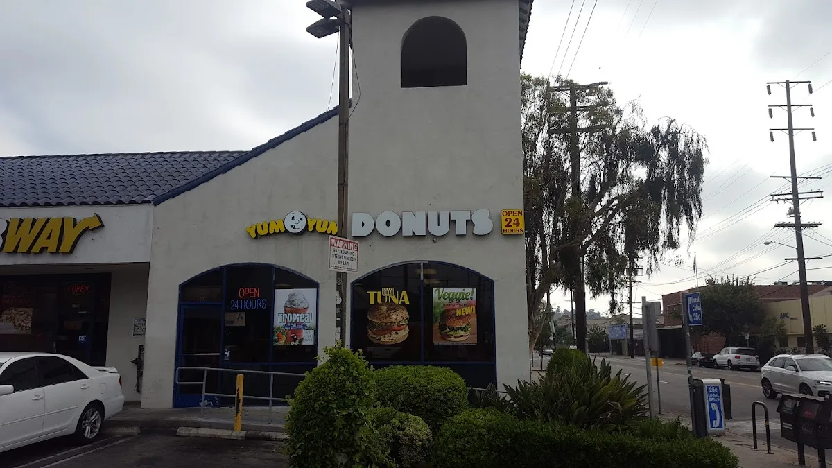 Yum Yum Donuts