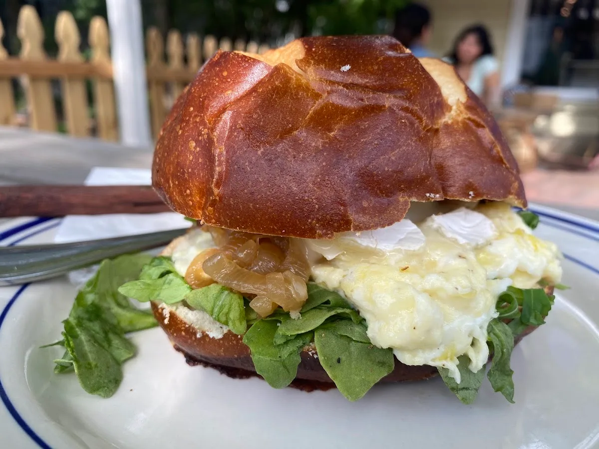 Alice Poulain Cafe