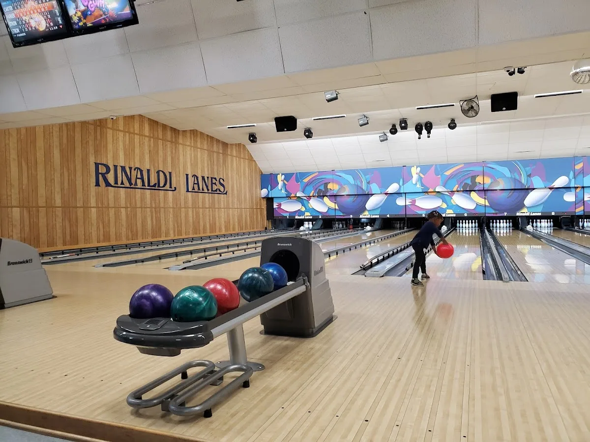 Rinaldi's Riverdale Bowl