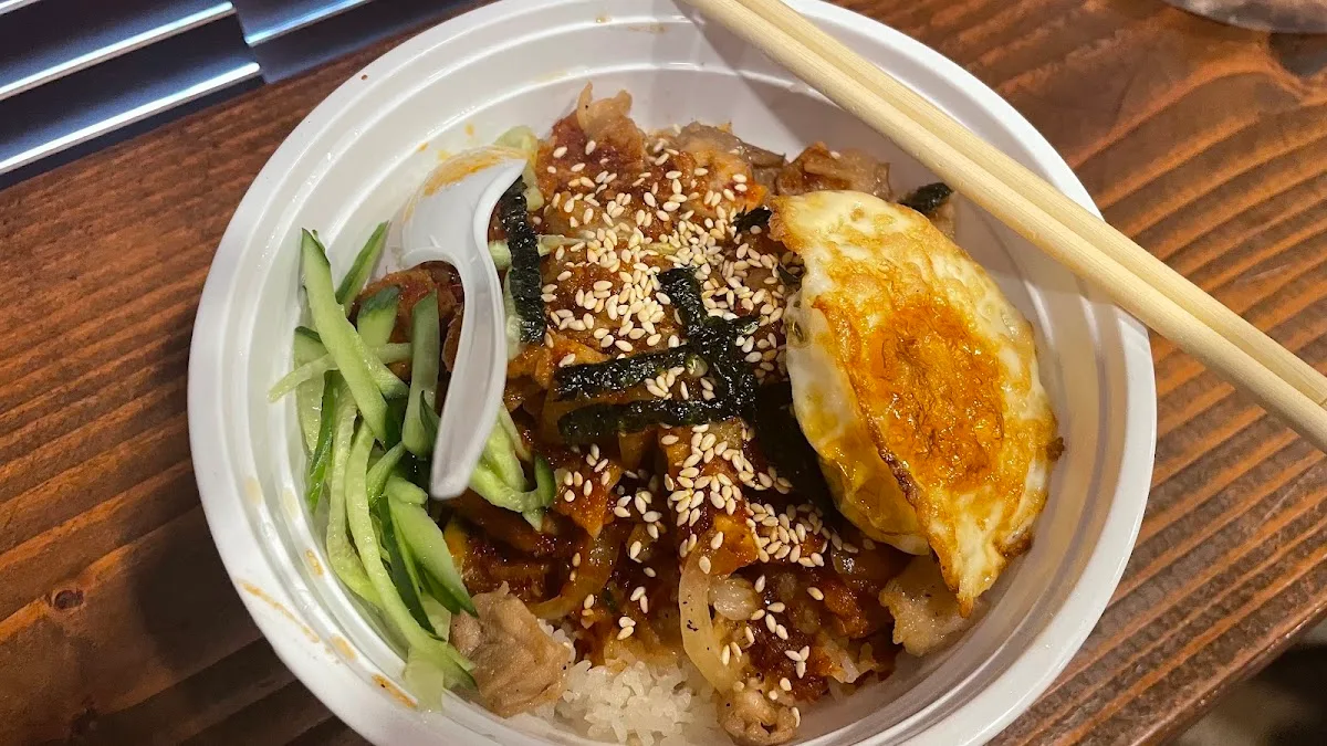 L&R FUSION NOODLE HOUSE