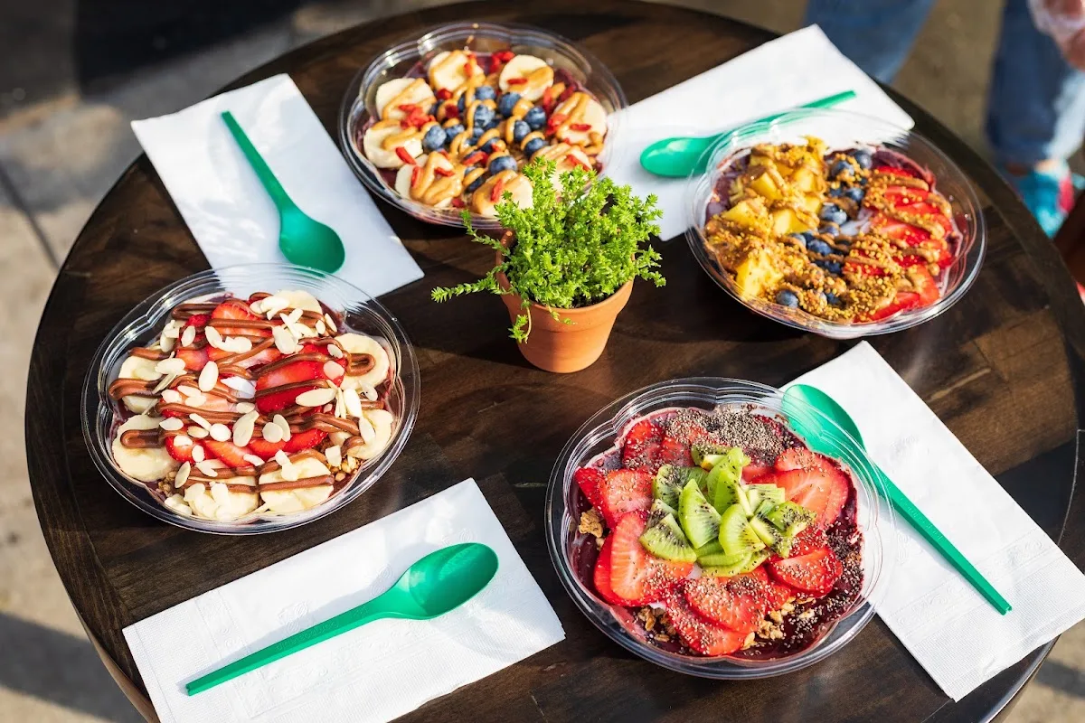 Tropic Berry Cafe