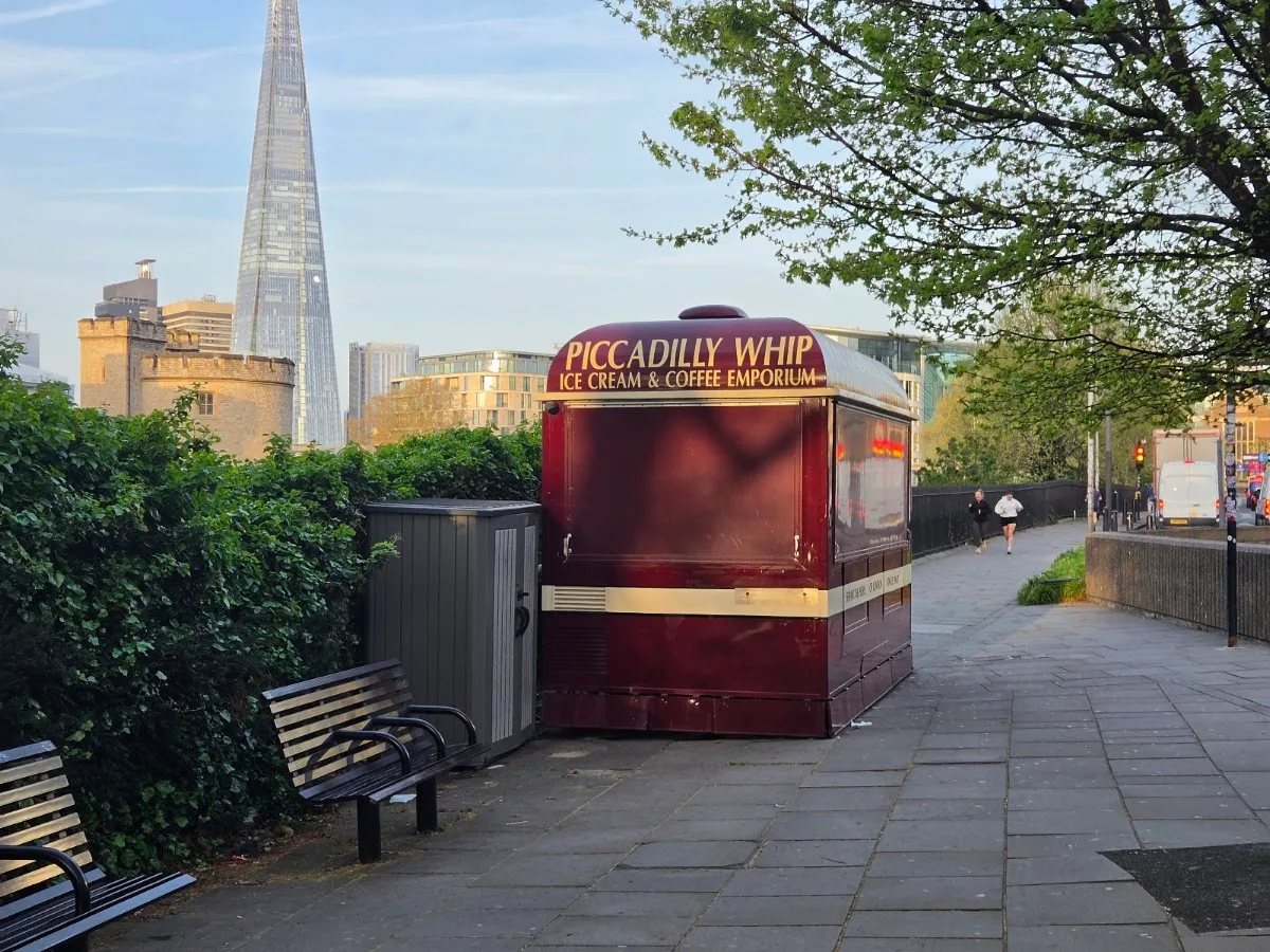 Piccadilly Whip