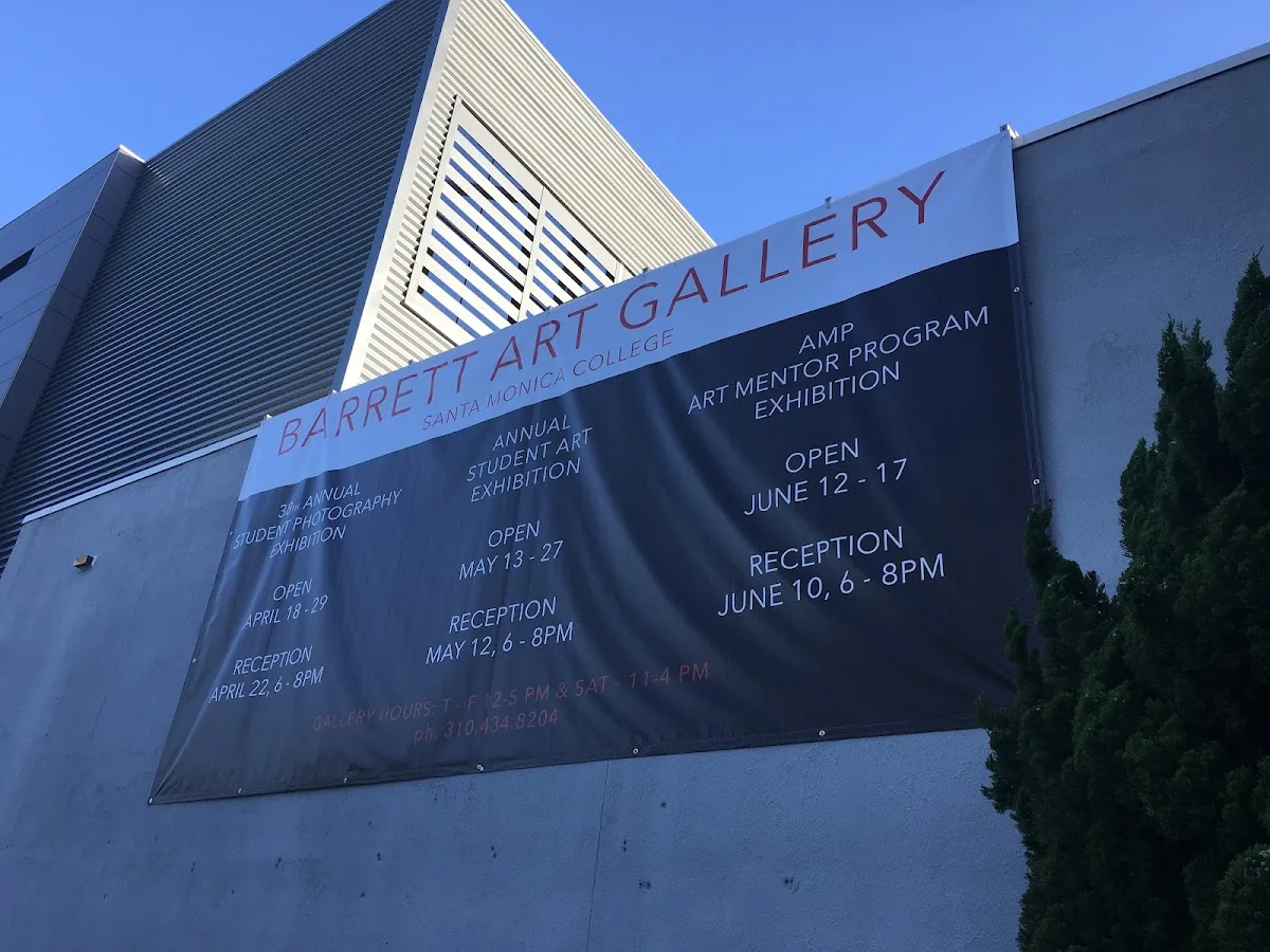 SMC's Pete and Susan Barrett Art Gallery