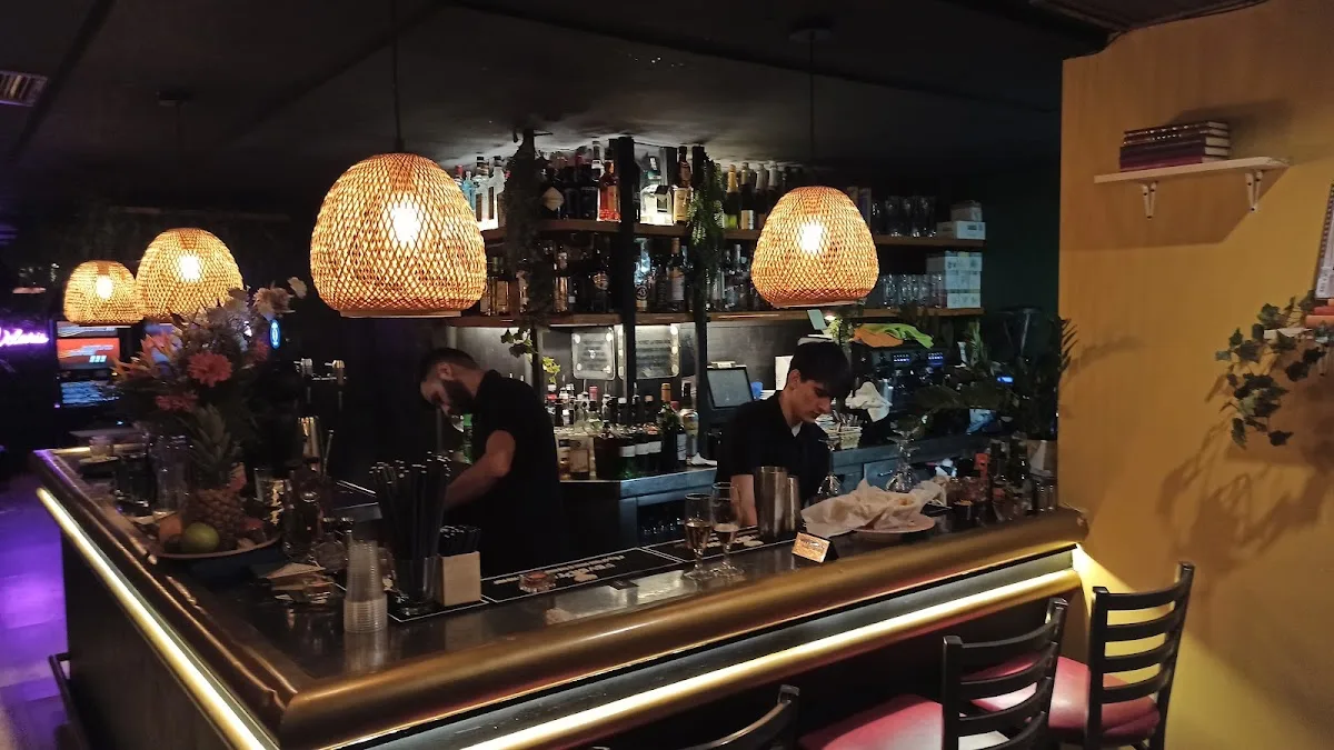 Kaona | Restaurante Coctelería Bar Vermuteria