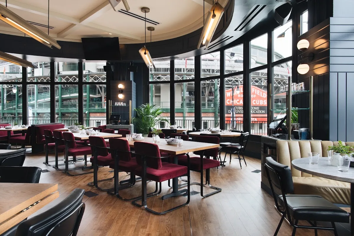 Swift Tavern - Wrigleyville