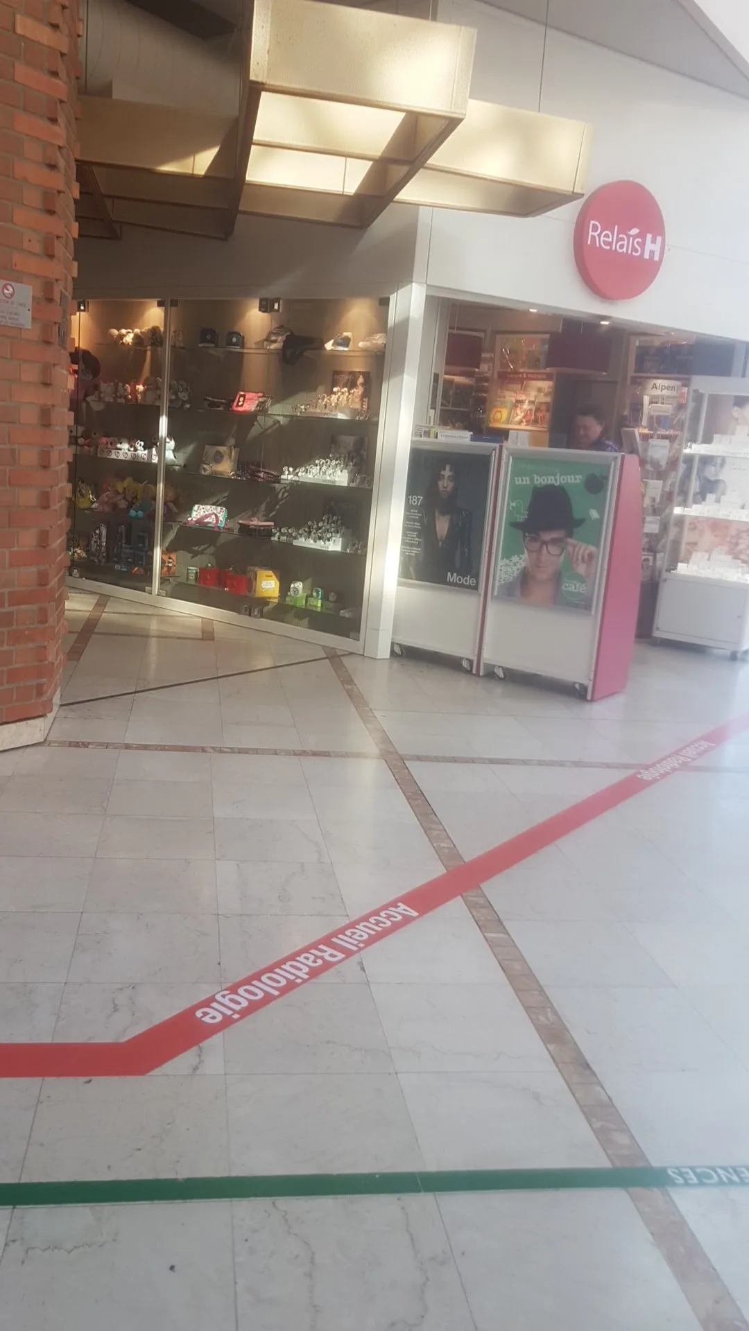 Relais H Café