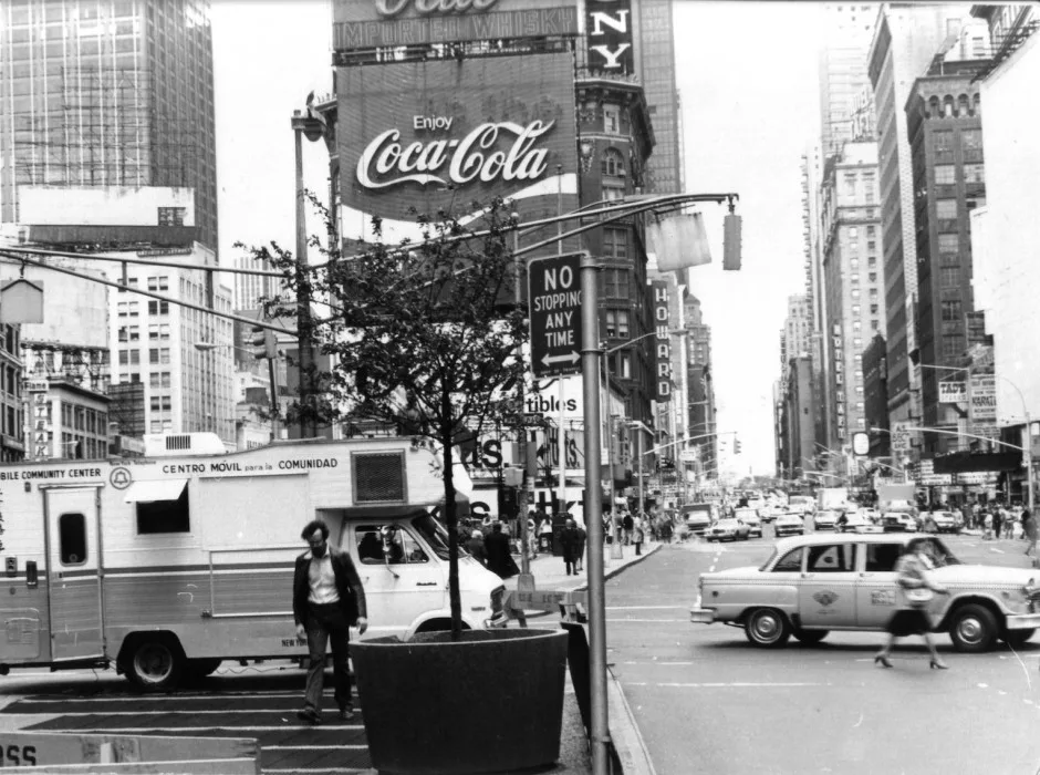 Max Neuhaus, “Times Square”