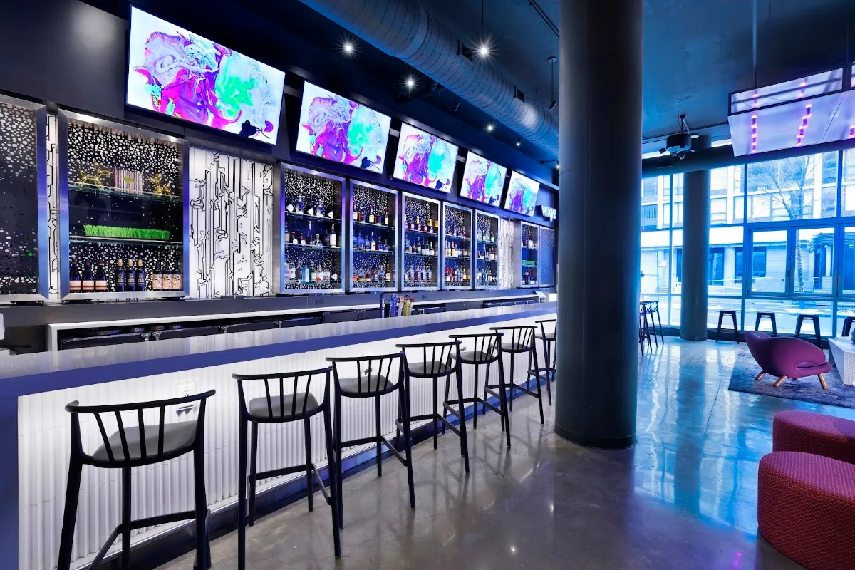W XYZ Bar