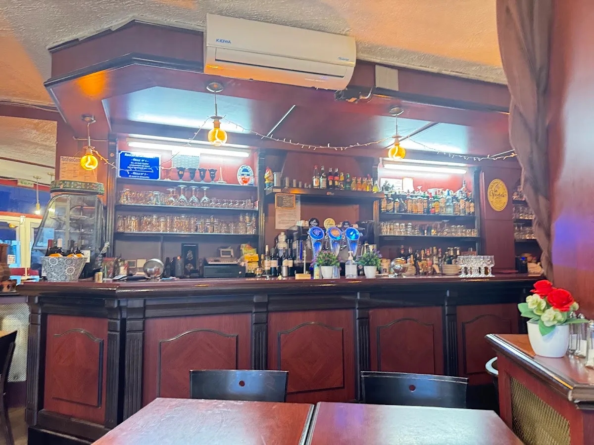 ChiChi PonPon | Bar Restaurant
