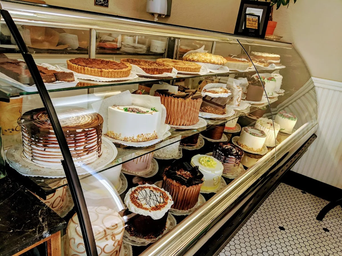 Lido Bakery