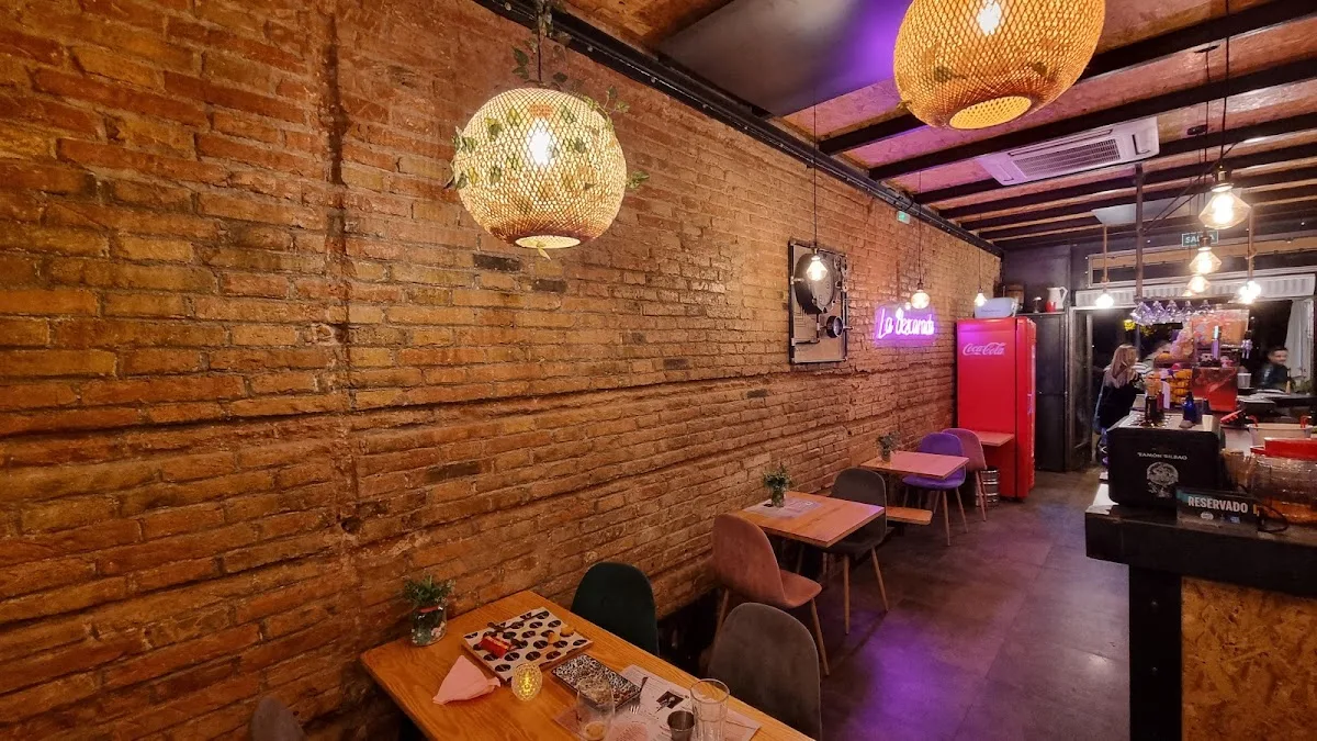 LA DESCARADA Hamburguesería, Tapas, Vermut