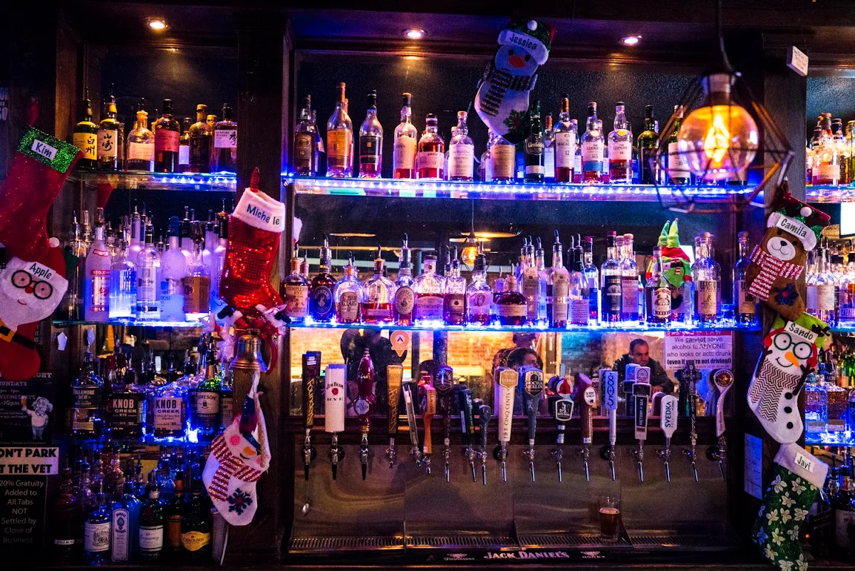 The Oaks Tavern