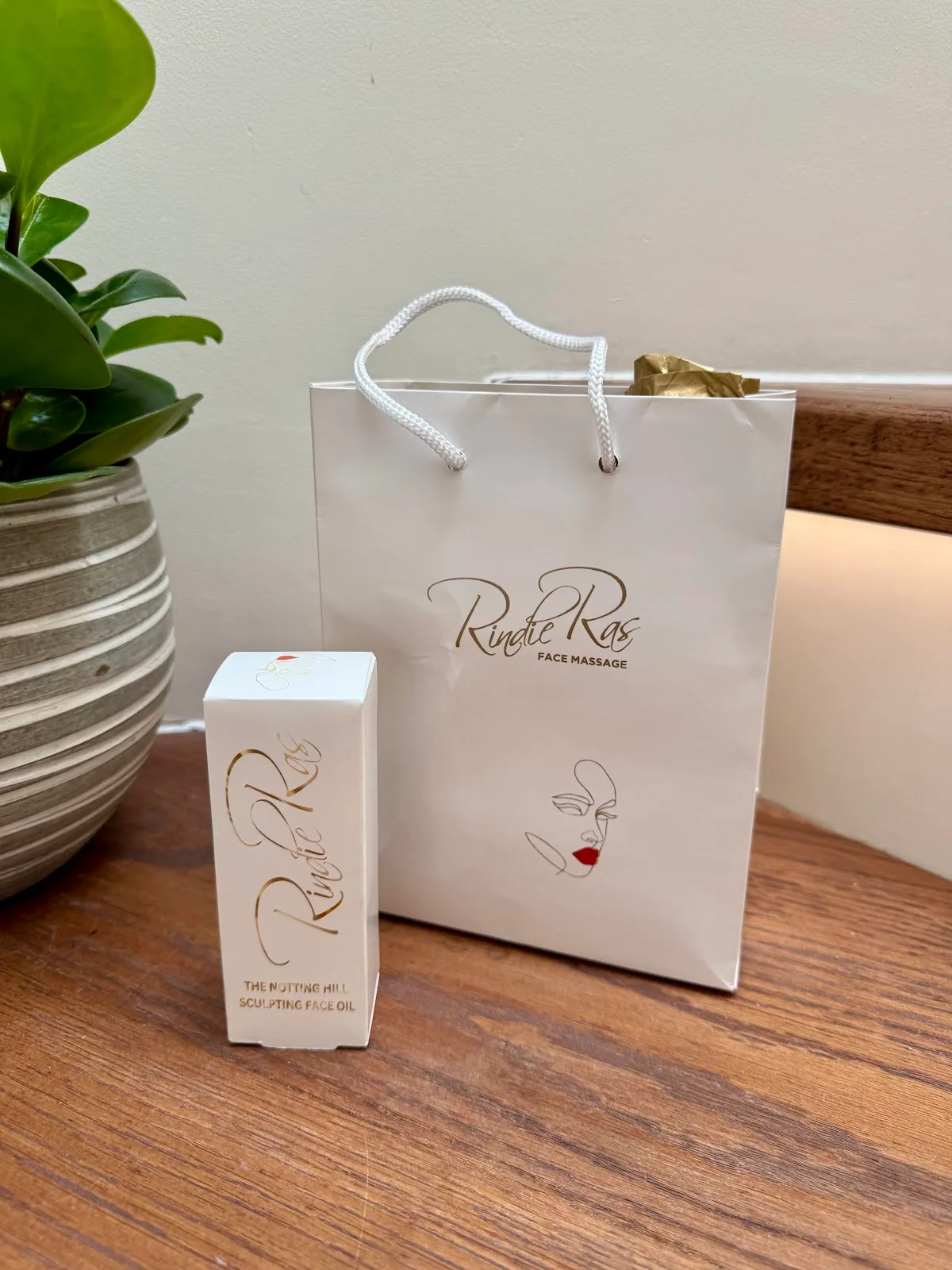 Rindie Ras Face Massage