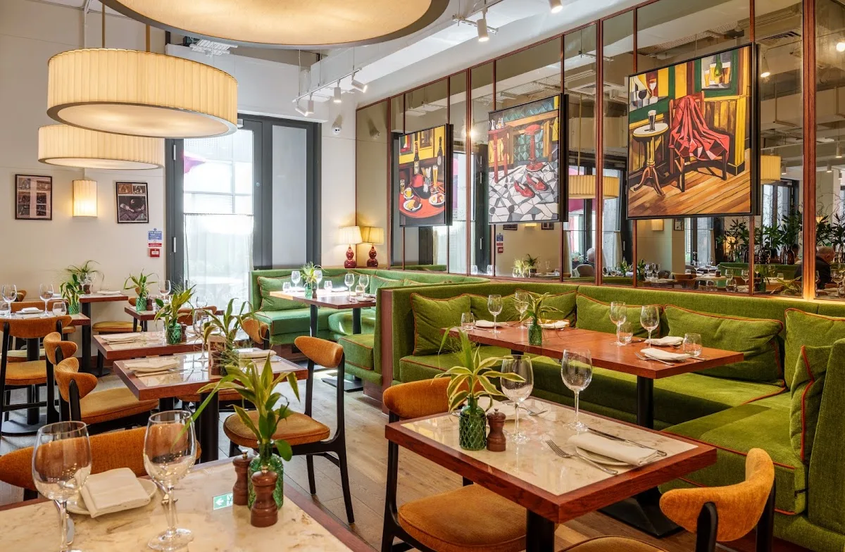 The Cardinal Bar & Kitchen