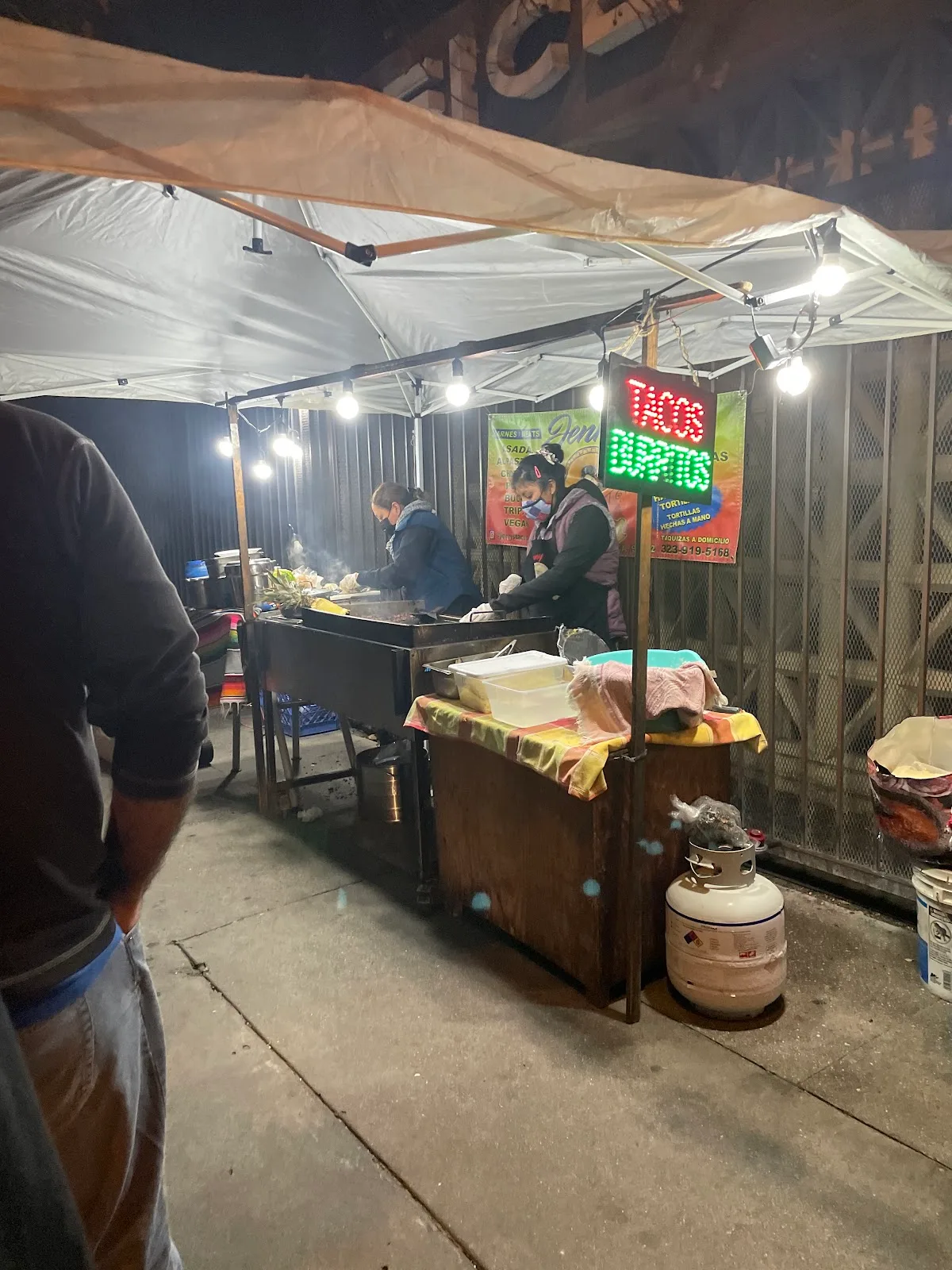 Dos Mujeres Taco Stand