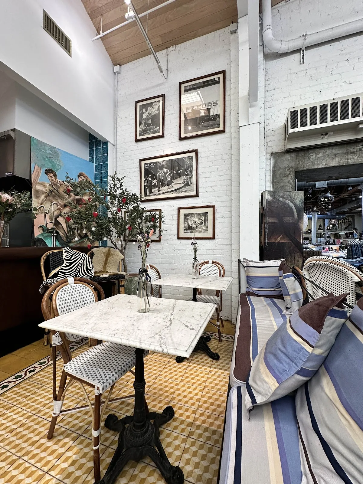 M Cafe La Brea