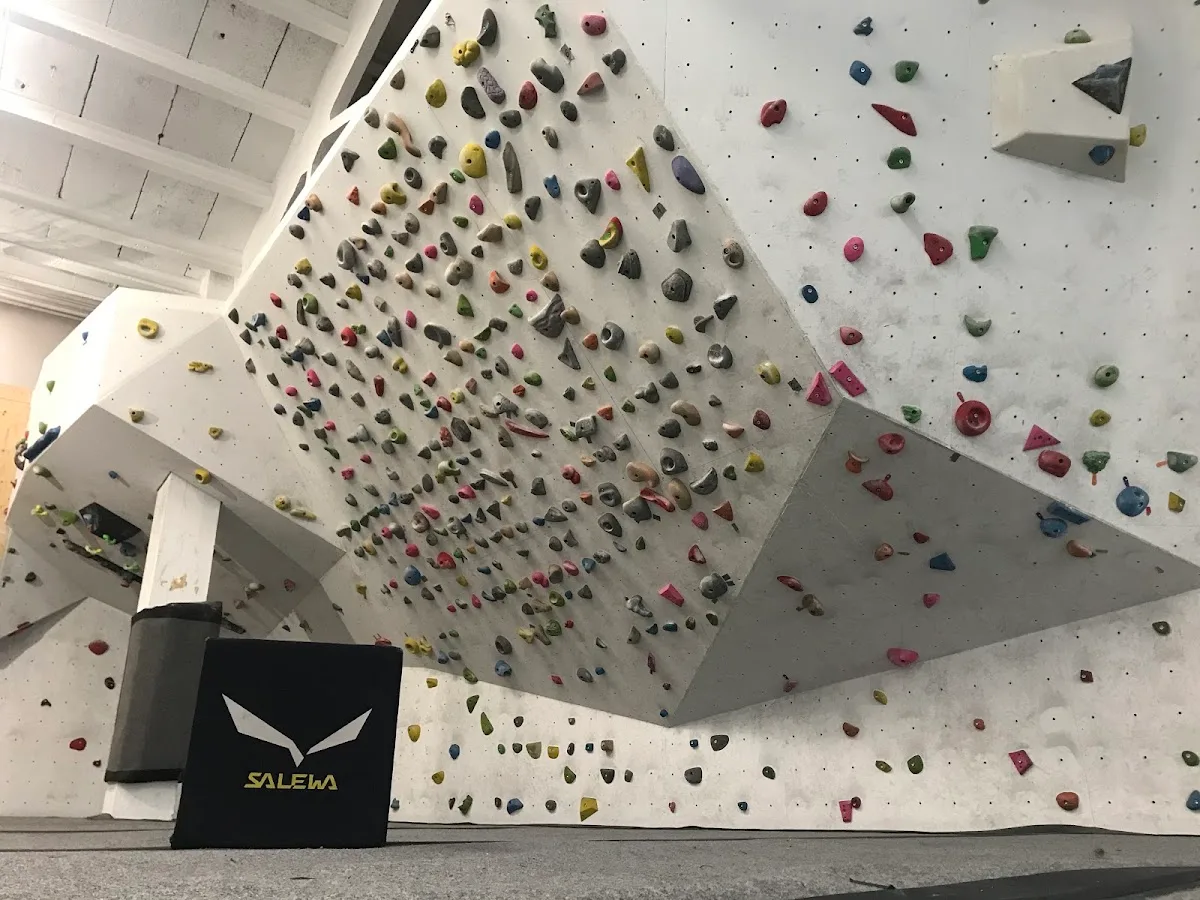 9a Poblenou Climbing Rocòdrom Barcelona