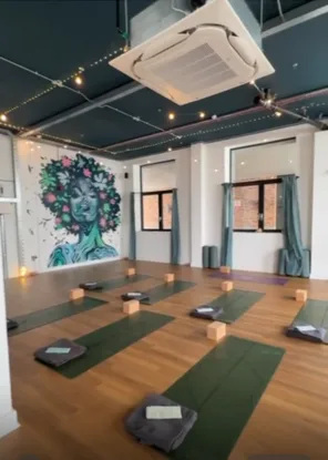 Social Yoga