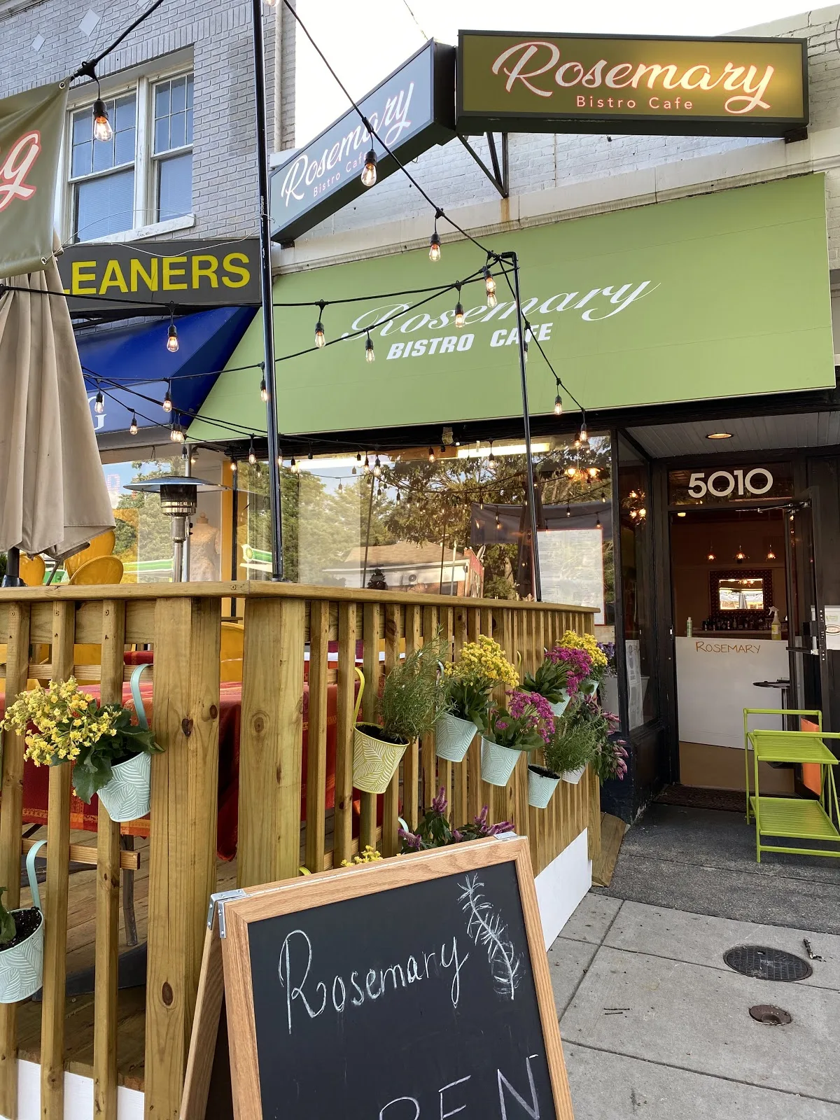 Rosemary bistro cafe