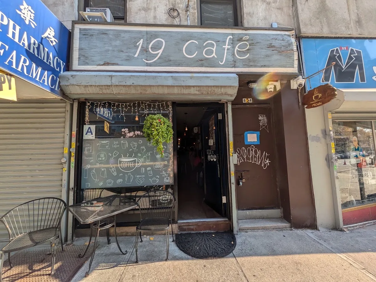 19 Cafe