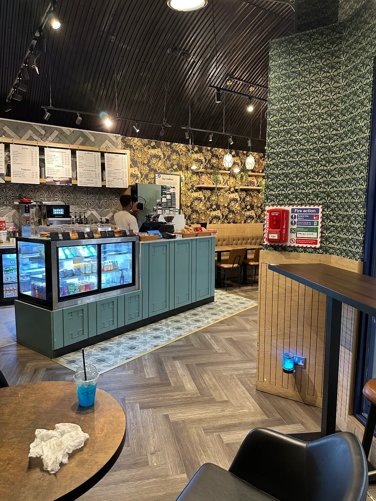 Cuppa' Chaii (Archway to Platform 7 & 8)