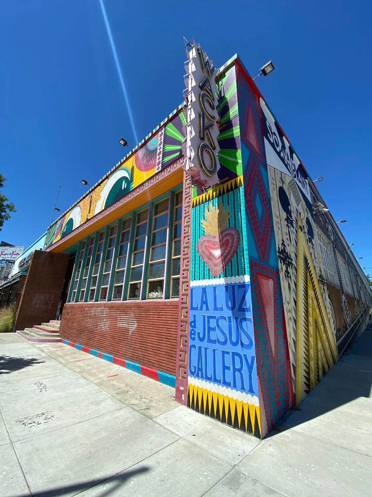 La Luz De Jesus Gallery