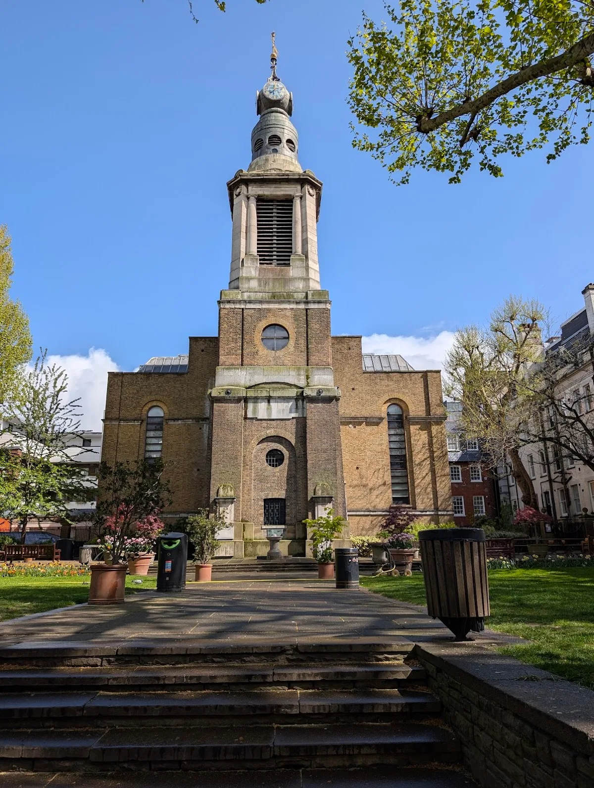 St Anne's Churchyard