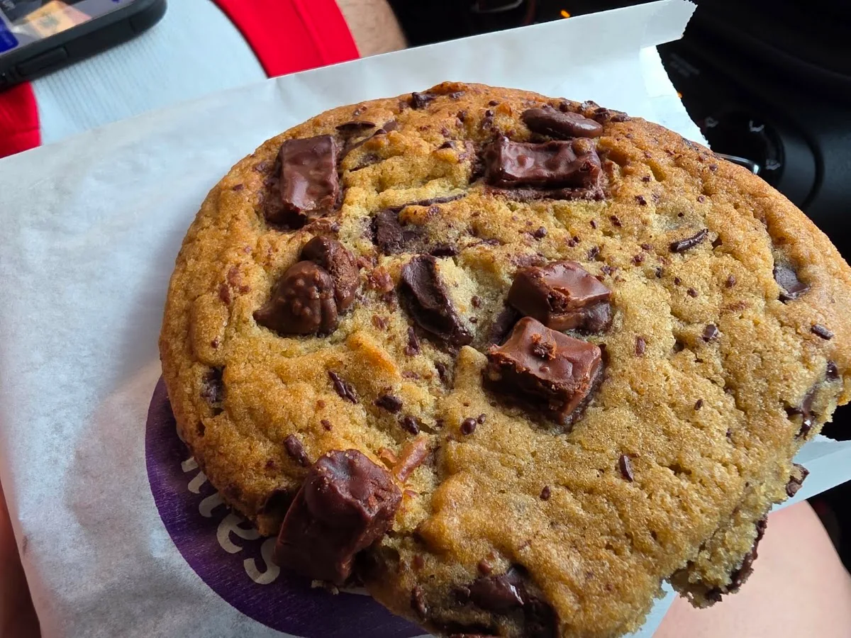 Insomnia Cookies