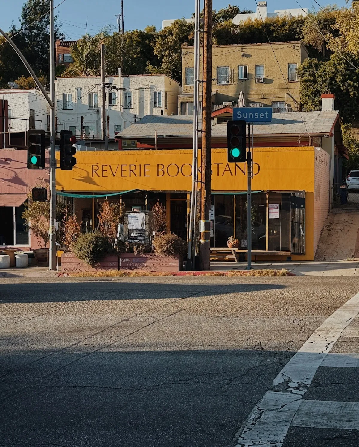 Reverie Bookstand