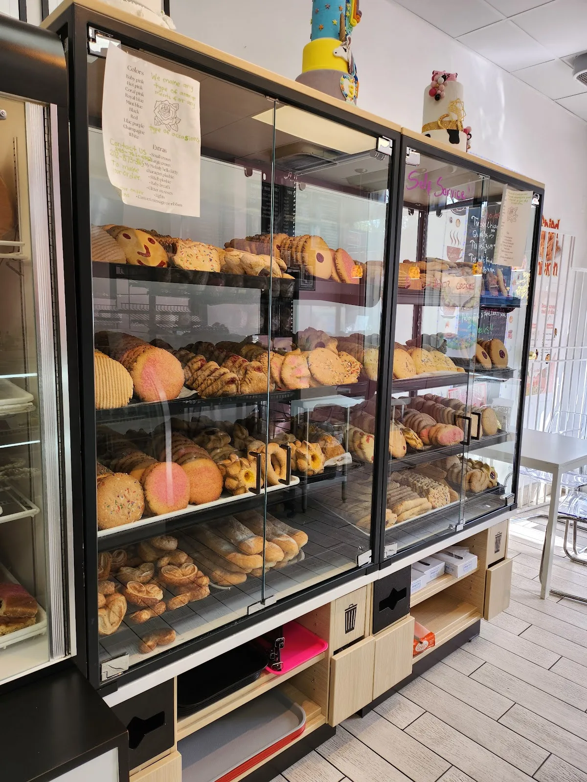 Love & Flour Bakery Panaderia