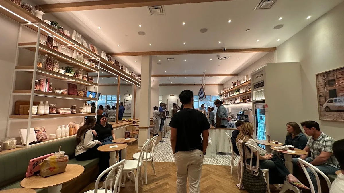 Bacio di Latte | Encino, LA