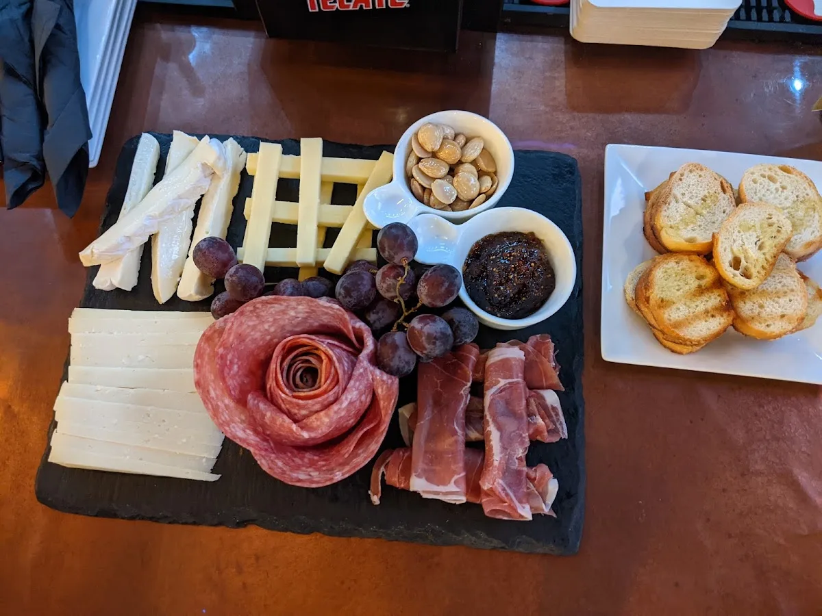 Morty's Wine & Beer Bar