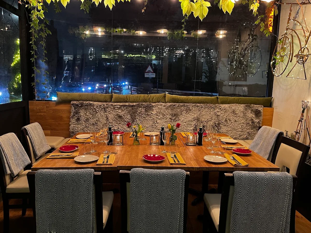 Lume Restaurant & wine shop
