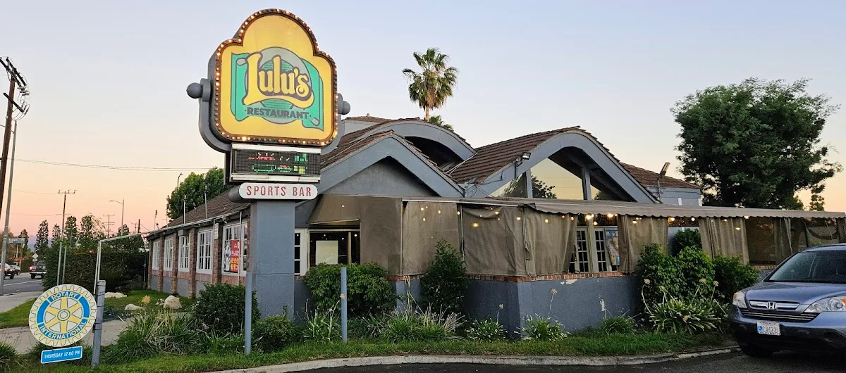 Lulu's Restaurant and Sports Bar
